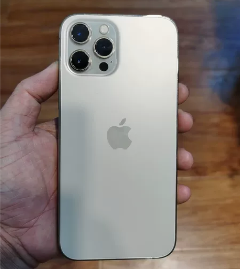 iPhone 12promax 屏幕有小点...