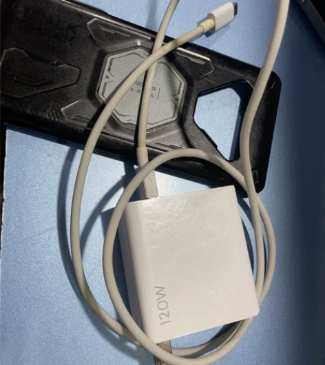 黑鲨4铠甲手机壳120w充电头线，打包带走...