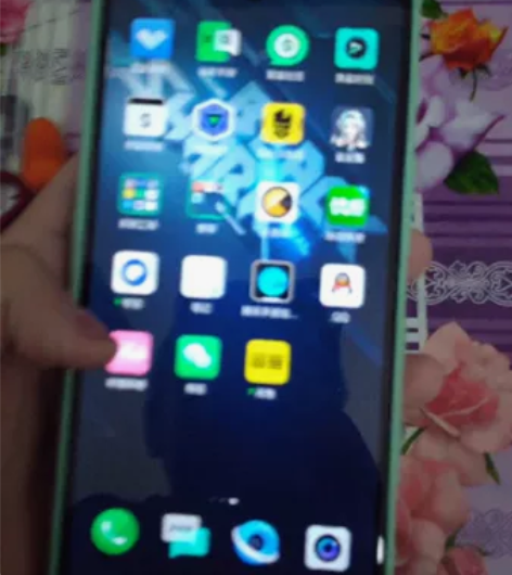 黑鲨4，低价出售，包邮，送手机壳、数据线。...