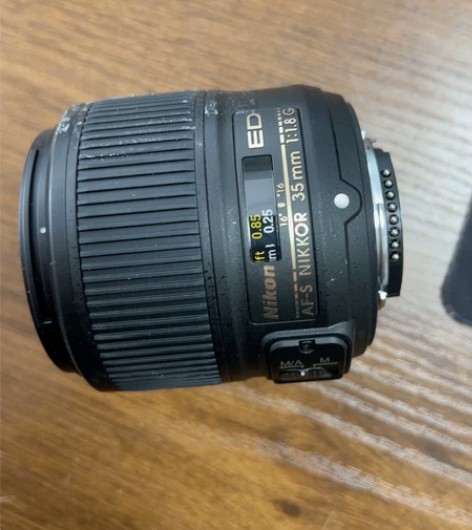 自用镜头 有点胶水 要的话我帮你擦掉！防疫...