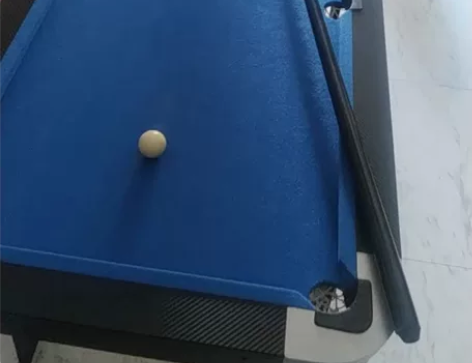 小型台球桌一套，皇冠牌桌球，环保密度板，板材厚实质量很好，支...