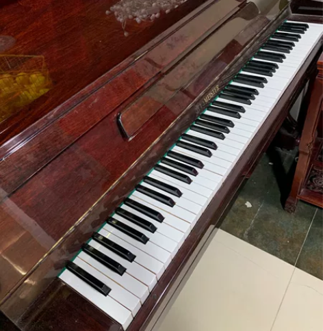 星海钢琴，十年前4w多买的，四千出售，送钢...