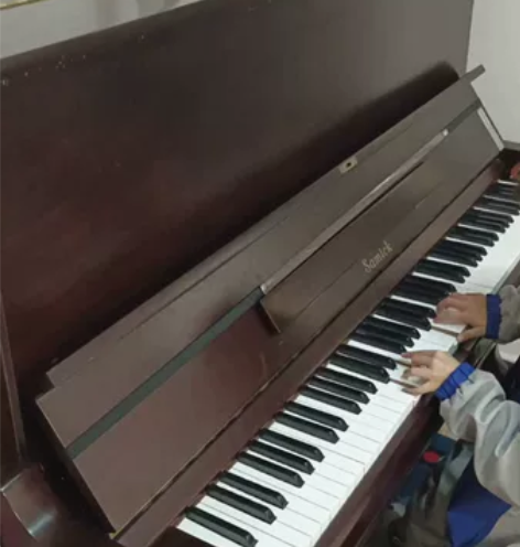 原装进口韩国三益钢琴，家里没地方放了，孩子...