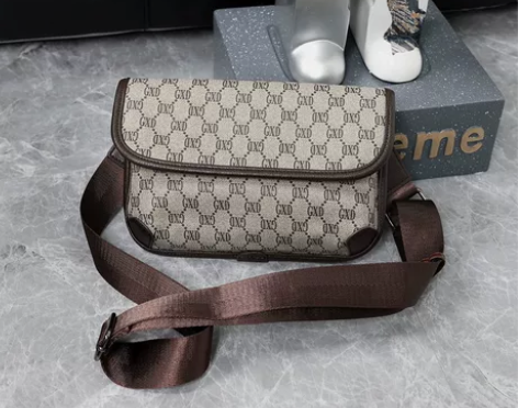 现货 明星同款虎头包 颜色齐 男女潮流胸包...