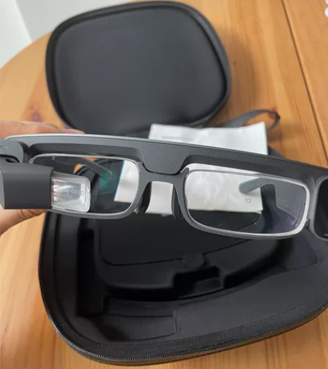 小米眼镜相机。 9.9成新，老公买了玩了一...