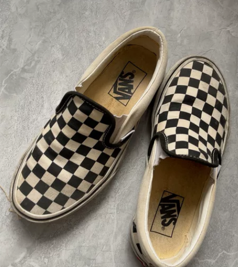 vans黑白格 如图 36码 感兴趣的话点...