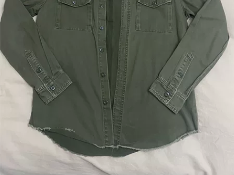 forever 21 军绿色衬衫 男女生都...