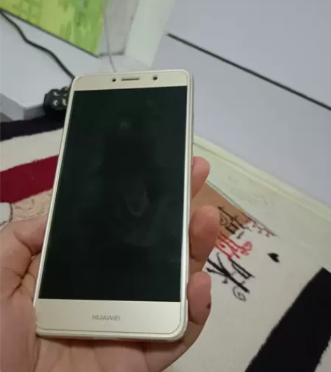 华为畅享7plus 7成新64g内存机身完...