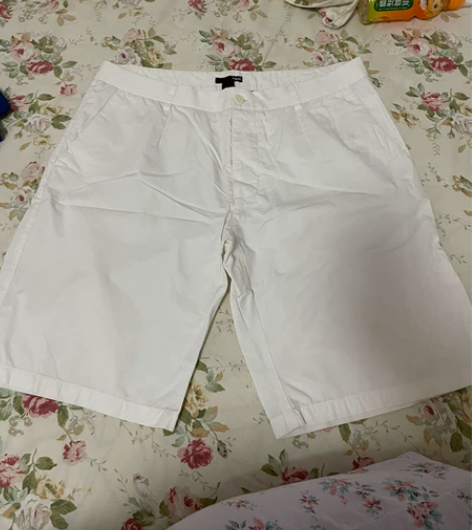 HM家纯棉短裤、男士短裤,9成新短裤。白色...