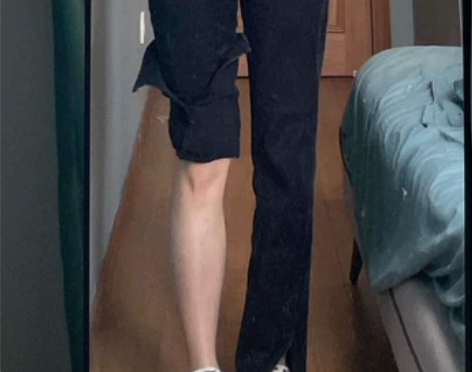 开叉黑色牛仔裤女秋冬加绒显瘦高腰微喇叭裤直...