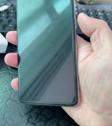 红米K40晴雪12+256，一直戴套贴膜使...