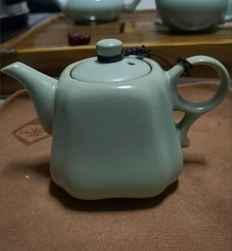 【茶馆转让】几十个汝窑茶具品质很好，低价出...