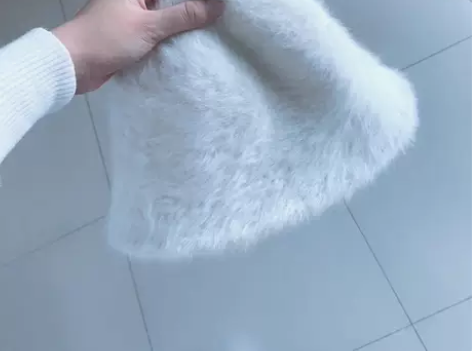 白色兔毛帽子女秋冬季毛绒渔夫帽素颜高级感显...