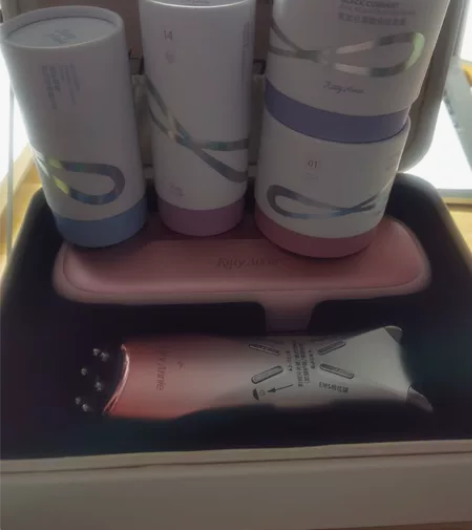 小猫安妮家用变频射频仪美容仪面部提拉紧致导...