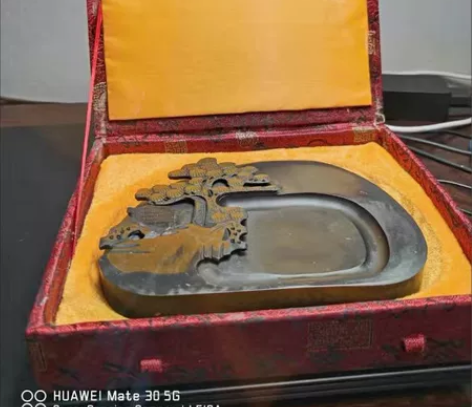 本人收藏的砚台 迎客松歙砚  老坑原石金星...