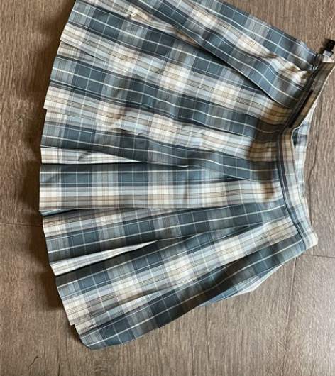 七月星晴jk群 s码买来穿过一次 去年买的...