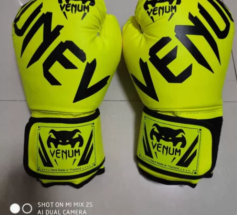 毒液拳击训练手套 带网格透气性好 全新包邮  4oz一双40...