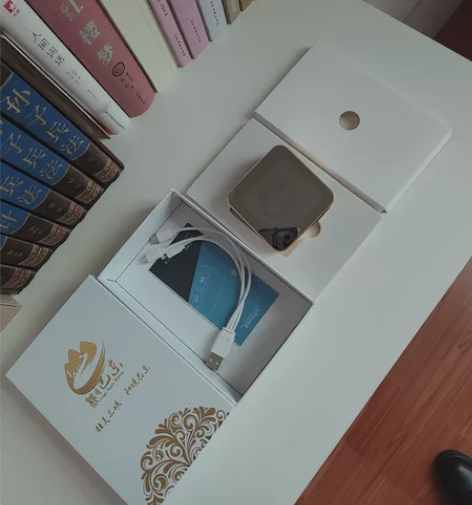 超级快充自带线超大容量充电宝 超薄小巧便携...