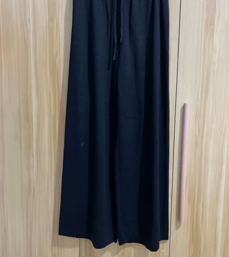 晶咕家剪标针织阔腿裤，2码的，腰围72可以...