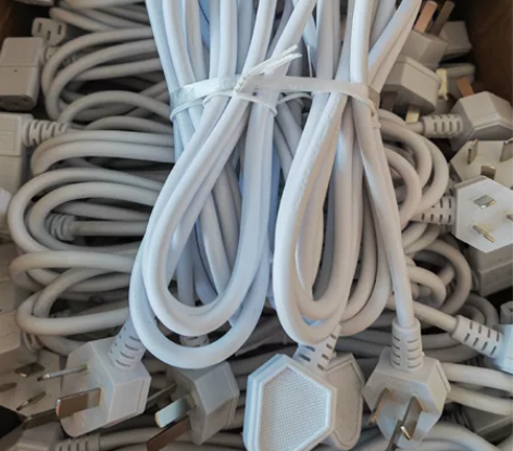 大功率电脑主机箱饭锅投影仪1.5米白色品字...