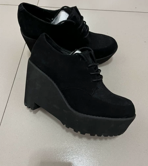 全新 女款37码 绒面坡跟防水台高跟鞋 单...