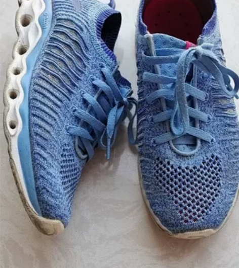 安踏夏季女士大网眼鞋，37.5码，非常舒适...