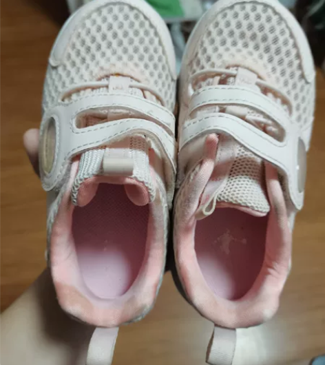 乔丹27号运动鞋，去年105买的 今年孩子...