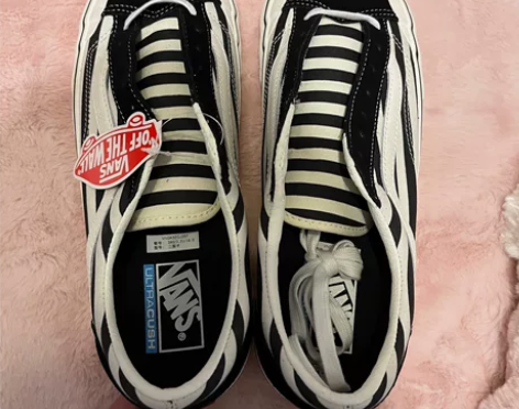 Vans Style36黑白侧边条纹男女同...