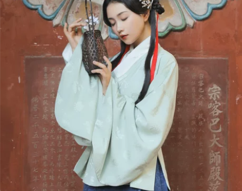 兰若庭 汉服 如意松鼠上袄 s码 全新只剩...