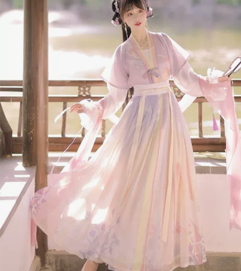 【疫情暂时无法发货，可预定】低价出 洛苓唐褙子汉服女圆领短衫...