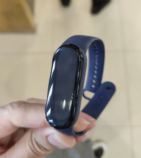 小米手环6，使用过程贴膜。除振动功能失效外...