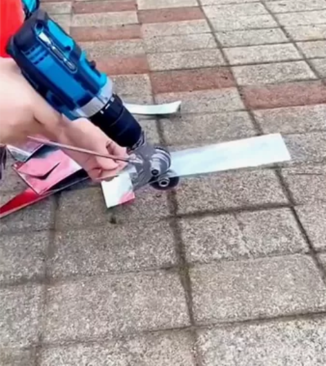 电钻改电动剪板器转换金属板裁剪器新型神器改...