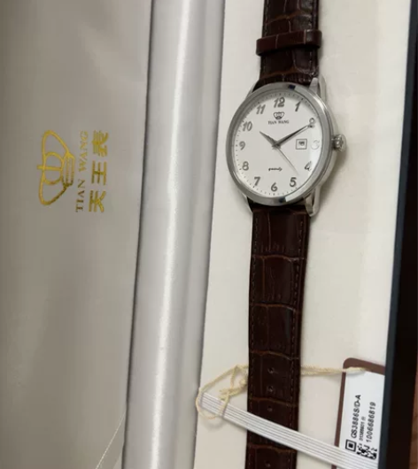 天王手表 皮带款 买来也是没带多少次 电池...
