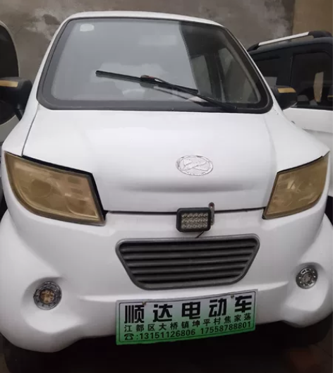四轮电动车:60V100安大电瓶,续航远。...