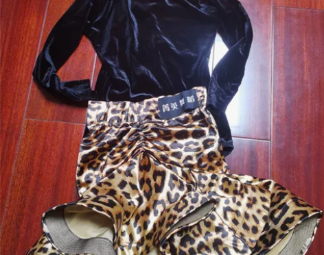 130的，忘记牌子了，质量很好的，包臀鱼尾...