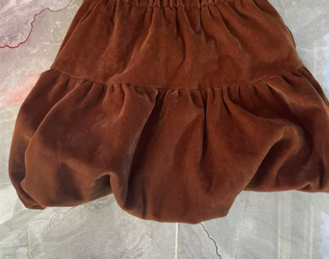 女童丝绒加绒花苞裙，100码，几乎全新，满...