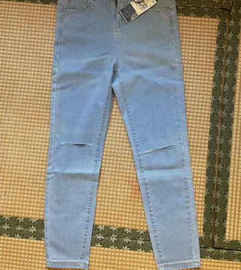 美特斯邦威牛仔女 浅色高腰修身破洞小脚裤 ...