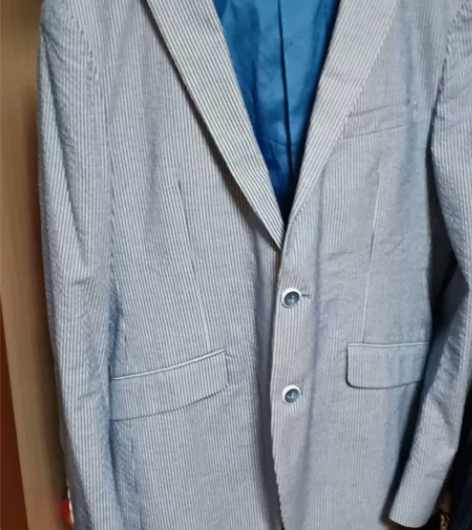 男士西服，全新70包邮，160斤以内可以穿...