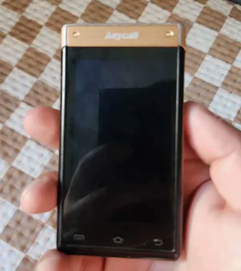 三星w899 情怀收藏拿下  手机没有任何...