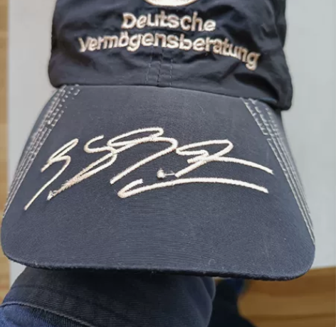 棒球帽，不喜欢这风格了，闲置转让，成色自观...