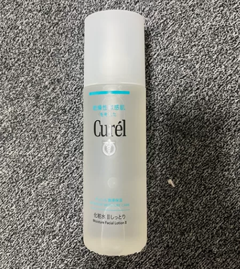 珂润化妆水2瓶，一瓶拆封未使用，一瓶未拆封...