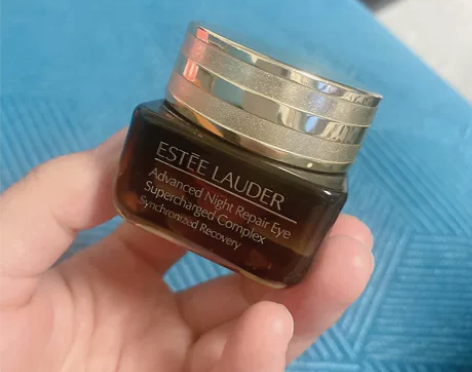 雅诗莱黛小棕瓶眼霜 不多了  闲置出售给钱...