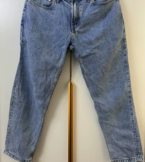 H##amp；amp；M 浅蓝色修身牛仔裤...