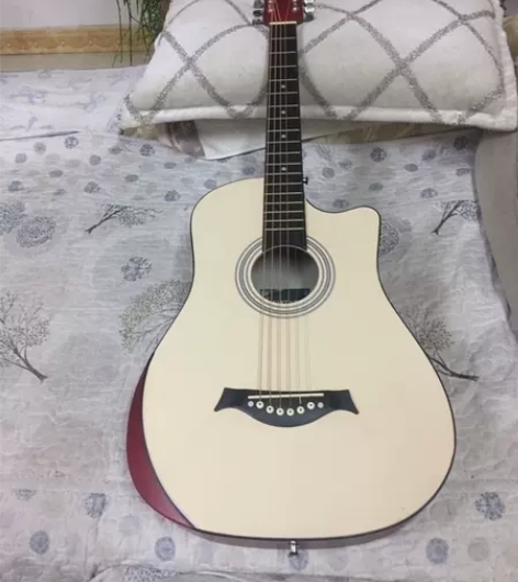 吉他全新出手女朋友自己花900买了一个吉他...