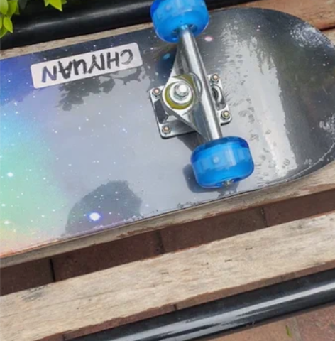 滑板转让，全新未拆封，模特广告款。 60元...