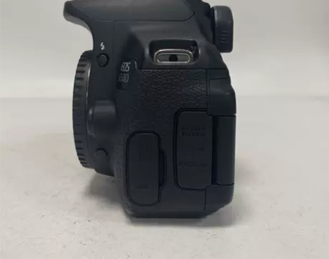 95新650D入门单反佳能相机 油光，机身...