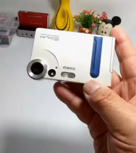 卡西欧S1奶白色复古ccd卡片数码相机 名...