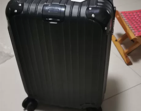 卡帝乐鳄鱼拉杆箱，全新，20英寸可登机，万...