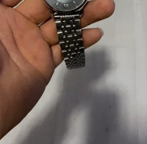 出售天王石英手表有意者联系。 感兴趣的话点...