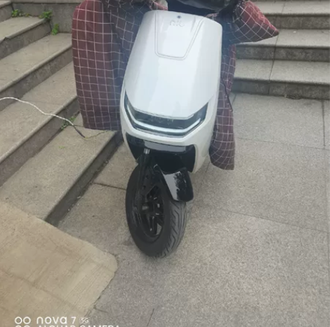 刚买不到半个月,小牛电动G6T,原车是72...